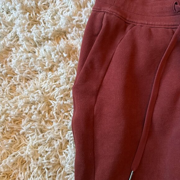 Lululemon Scuba High Rise Jogger - Picture 8 of 11